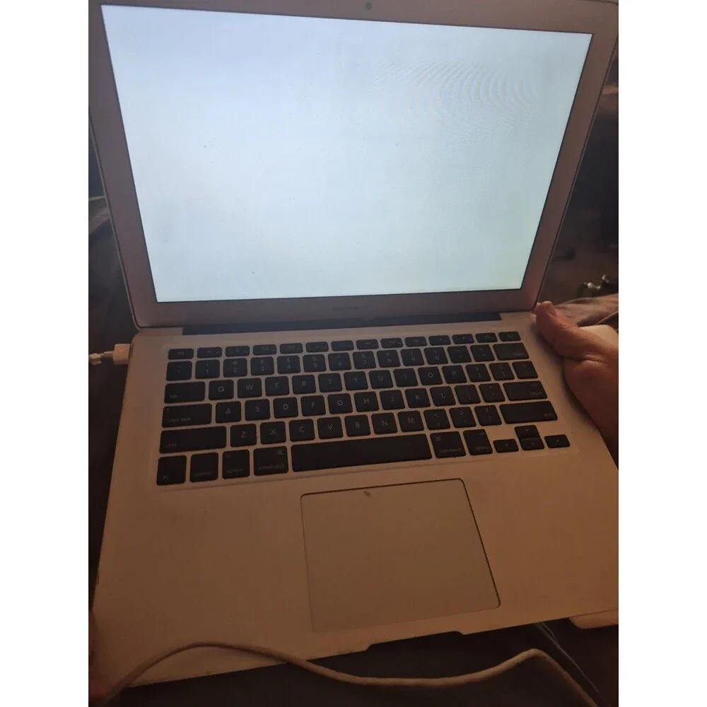 lot of 3 apple macbook air (Models: A1466, A1369, A1465)